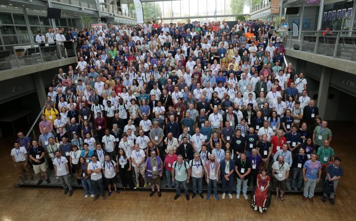 Photo de groupe prise lors du SotM 2026 à Paris - © SotM Paris